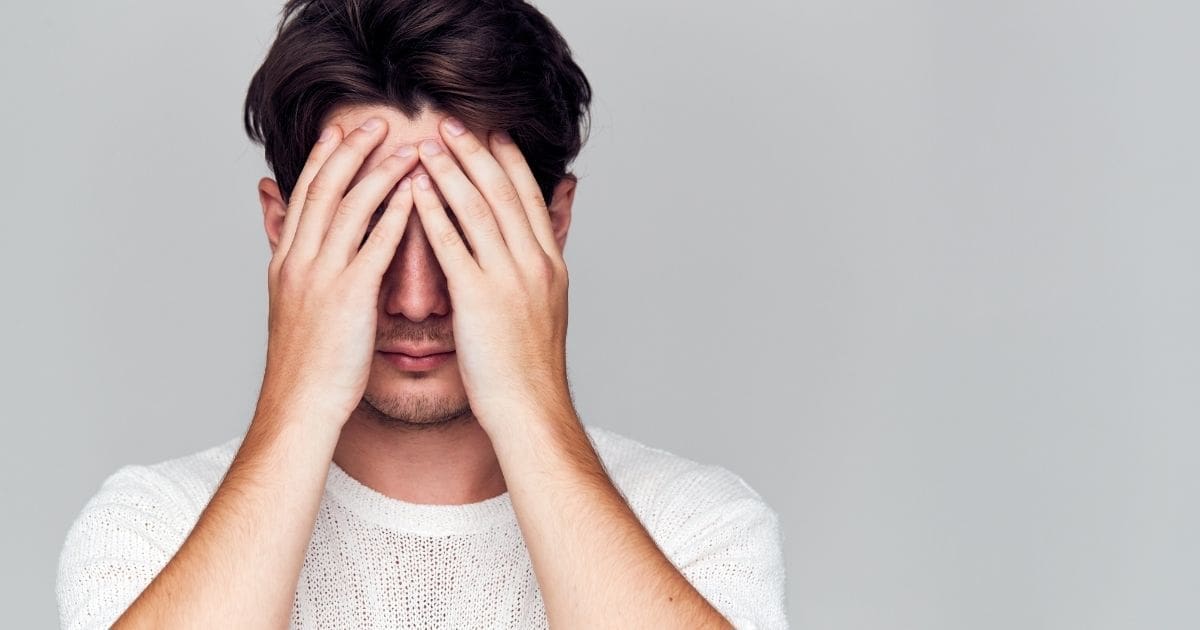 uomo preoccupato - cos'è l'ansia