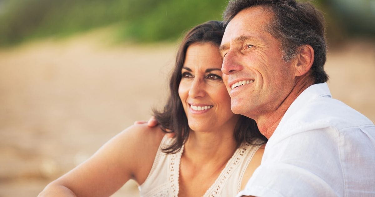 uomo e donna che stanno bene hanno preso integratori per articolazioni e tendini